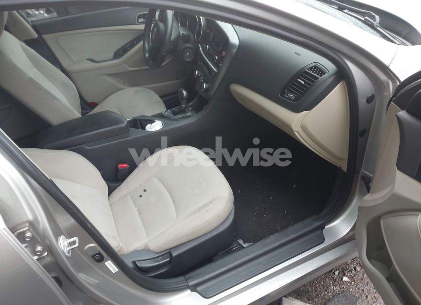 Photo 5 of 2014 Kia Optima LX (VIN 5XXGM4A75EG350283)