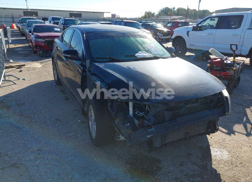 2015 Kia Optima LX (VIN 5XXGM4A75FG350916) main photo