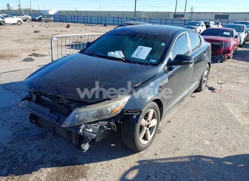 Photo 2 of 2015 Kia Optima LX (VIN 5XXGM4A75FG350916)