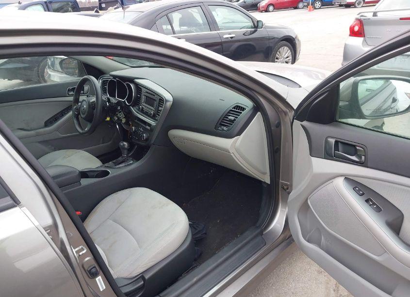 Photo 5 of 2015 Kia Optima LX (VIN 5XXGM4A75FG353296)