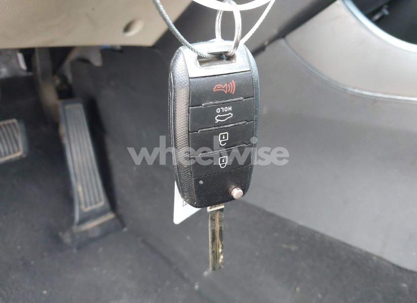 Photo 11 of 2015 Kia Optima LX (VIN 5XXGM4A75FG357395)