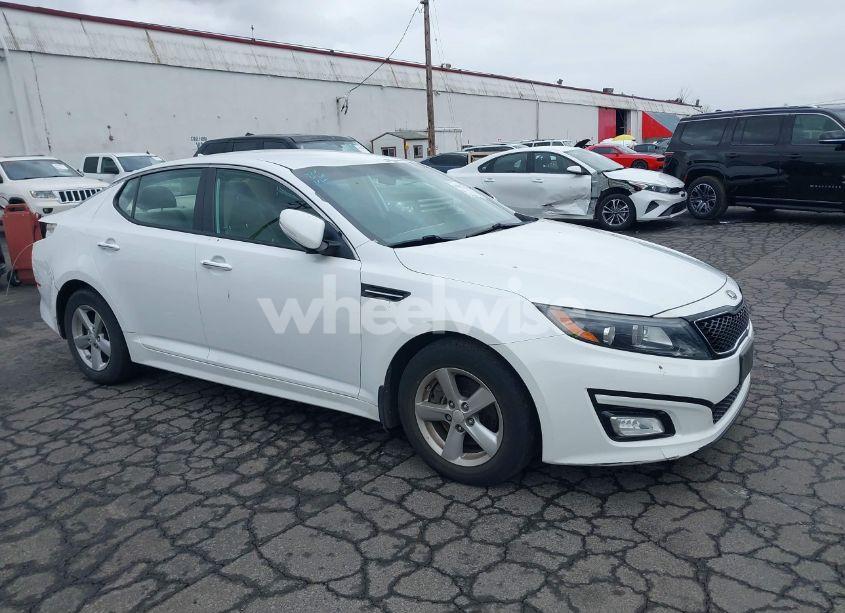 2015 Kia Optima LX (VIN 5XXGM4A75FG367778) main photo
