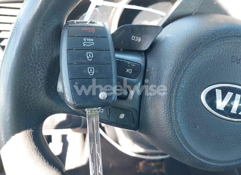 Photo 11 of 2015 Kia Optima LX (VIN 5XXGM4A75FG381812)