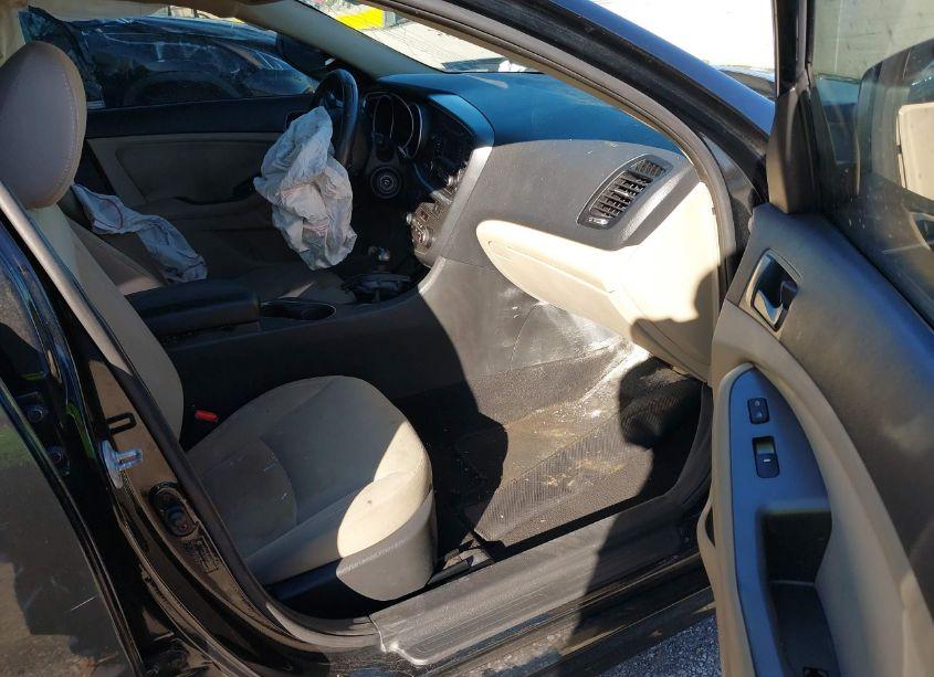 Photo 5 of 2015 Kia Optima LX (VIN 5XXGM4A75FG439580)