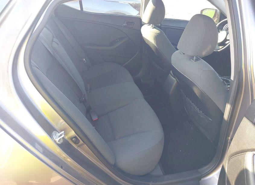 Photo 8 of 2015 Kia Optima LX (VIN 5XXGM4A75FG441927)