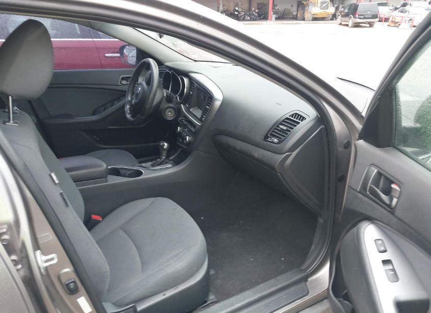 Photo 5 of 2015 Kia Optima LX (VIN 5XXGM4A75FG472708)