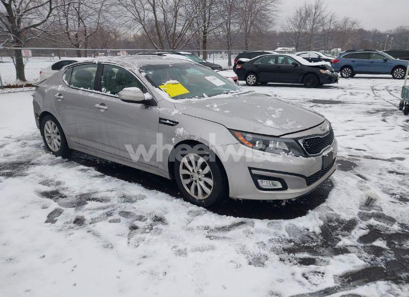 2015 Kia Optima LX (VIN 5XXGM4A75FG475706) main photo