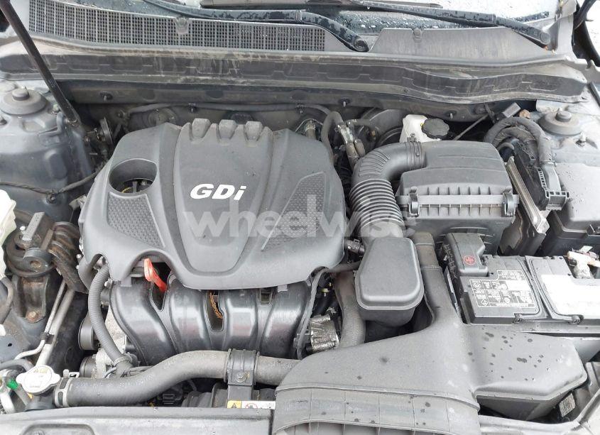 Photo 10 of 2015 Kia Optima LX (VIN 5XXGM4A75FG479934)