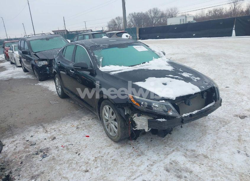 2015 Kia Optima LX (VIN 5XXGM4A75FG500040) main photo