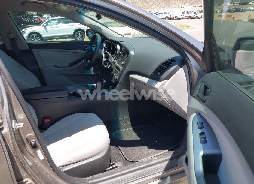 Photo 5 of 2015 Kia Optima LX (VIN 5XXGM4A75FG503357)