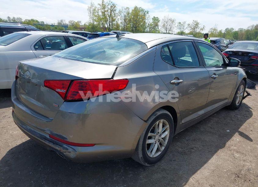Photo 4 of 2012 Kia Optima LX (VIN 5XXGM4A76CG026630)
