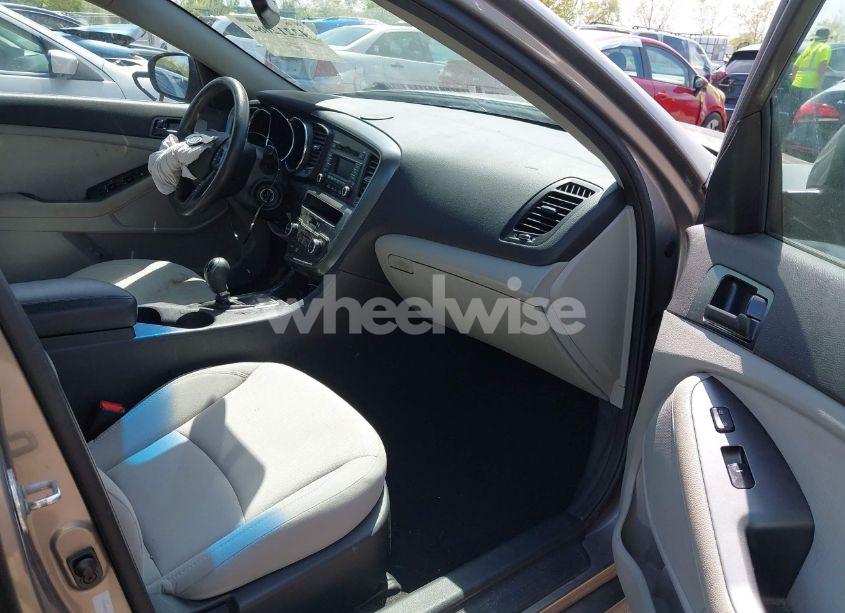 Photo 5 of 2012 Kia Optima LX (VIN 5XXGM4A76CG026630)