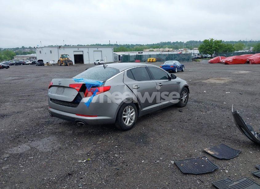 Photo 4 of 2012 Kia Optima LX (VIN 5XXGM4A76CG050152)