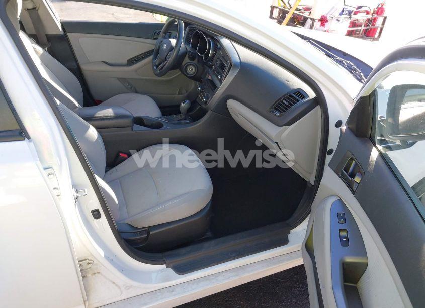 Photo 5 of 2012 Kia Optima LX (VIN 5XXGM4A76CG055593)