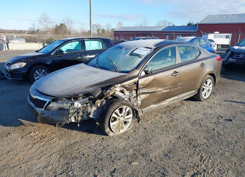 Photo 2 of 2013 Kia Optima LX (VIN 5XXGM4A76DG095156)