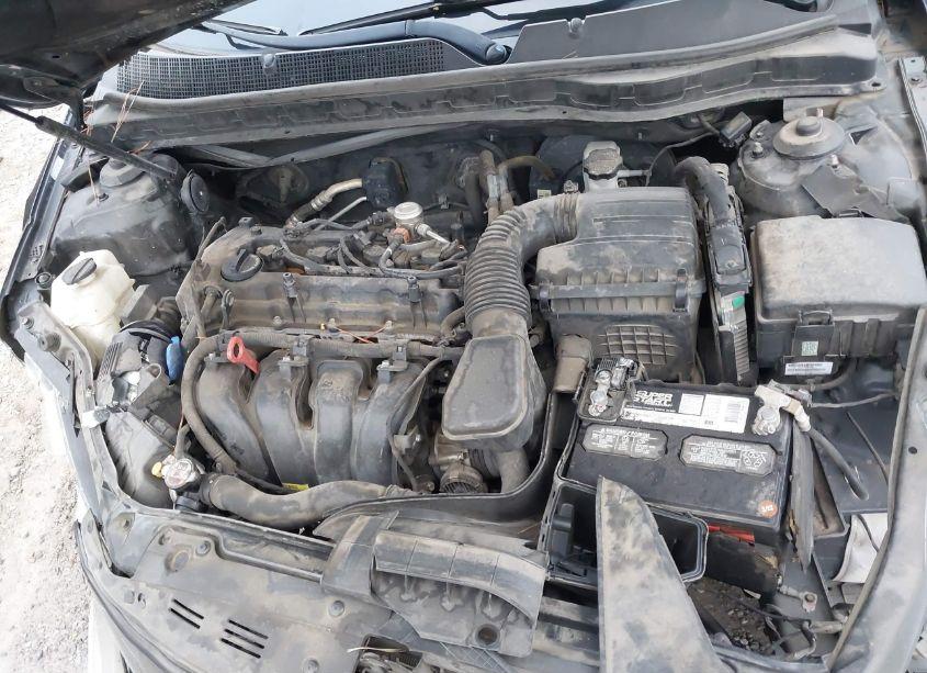 Photo 10 of 2013 Kia Optima LX (VIN 5XXGM4A76DG123344)