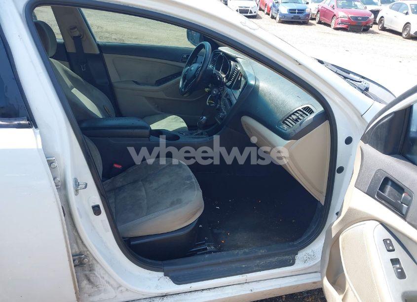 Photo 5 of 2013 Kia Optima LX (VIN 5XXGM4A76DG129838)