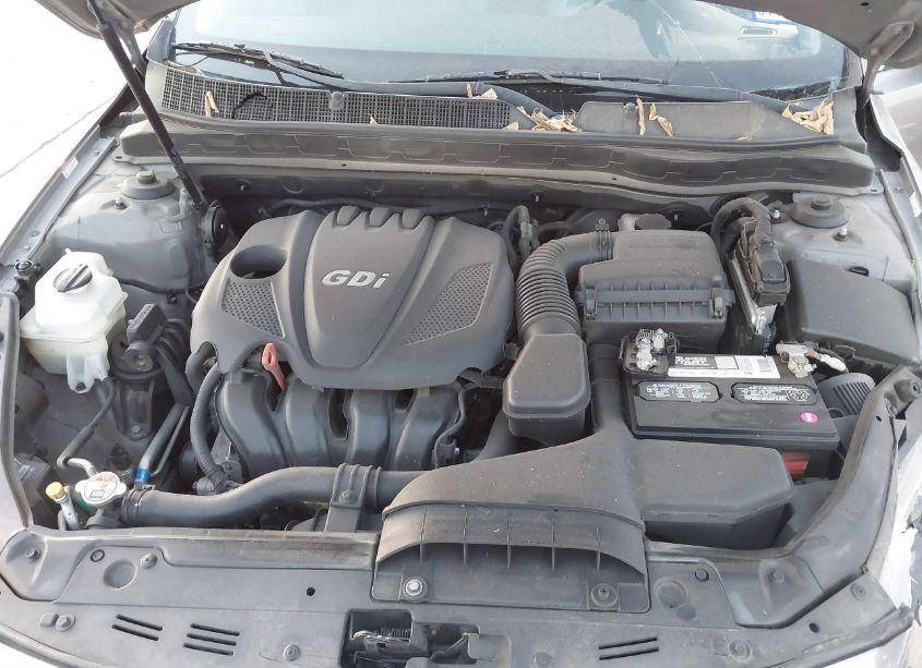 Photo 10 of 2013 Kia Optima LX (VIN 5XXGM4A76DG131377)