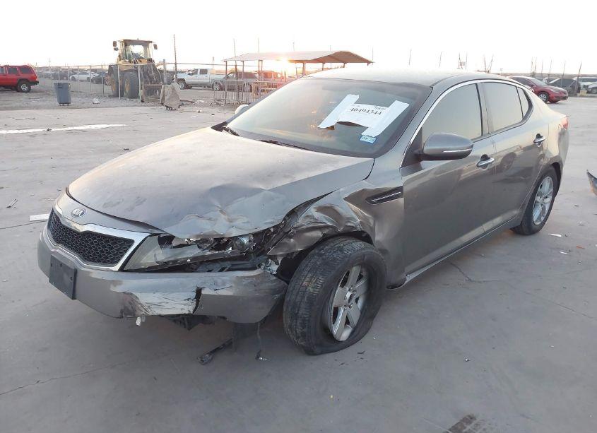 Photo 2 of 2013 Kia Optima LX (VIN 5XXGM4A76DG131377)