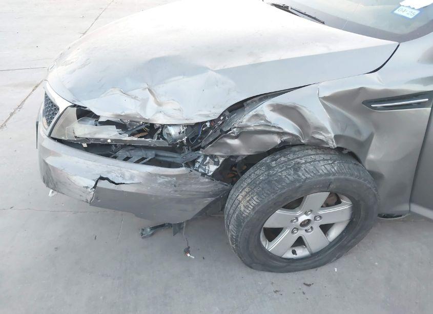 Photo 6 of 2013 Kia Optima LX (VIN 5XXGM4A76DG131377)