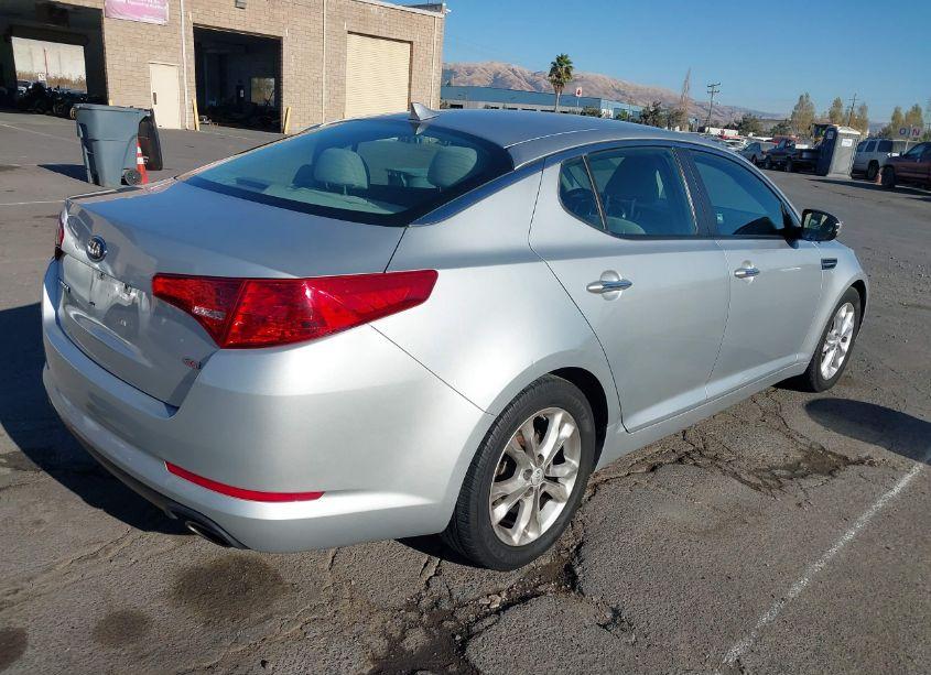 Photo 4 of 2013 Kia Optima LX (VIN 5XXGM4A76DG146252)