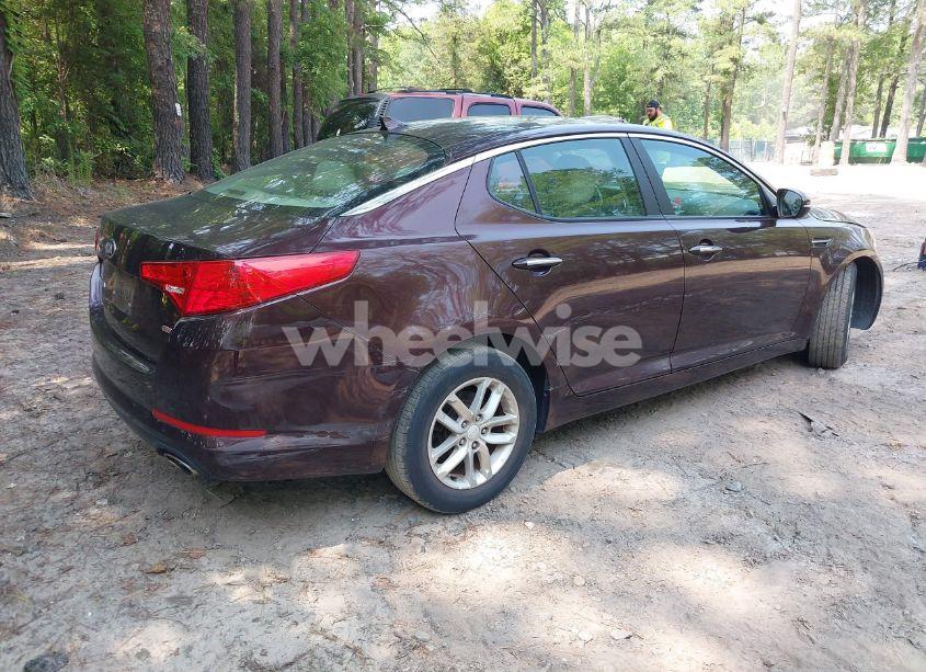 Photo 4 of 2013 Kia Optima LX (VIN 5XXGM4A76DG149409)