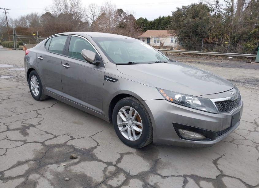 2013 Kia Optima LX (VIN 5XXGM4A76DG152505) main photo