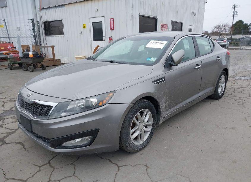 Photo 2 of 2013 Kia Optima LX (VIN 5XXGM4A76DG152505)