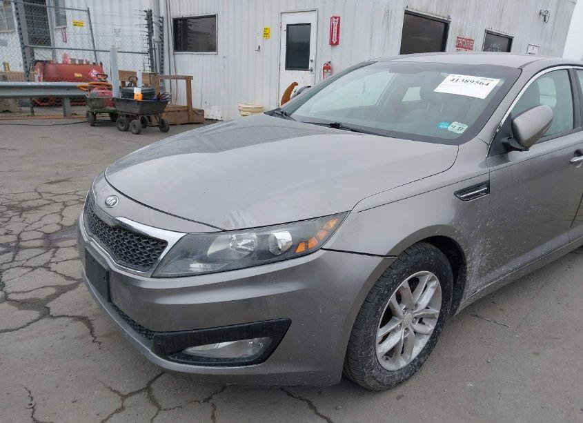 Photo 6 of 2013 Kia Optima LX (VIN 5XXGM4A76DG152505)