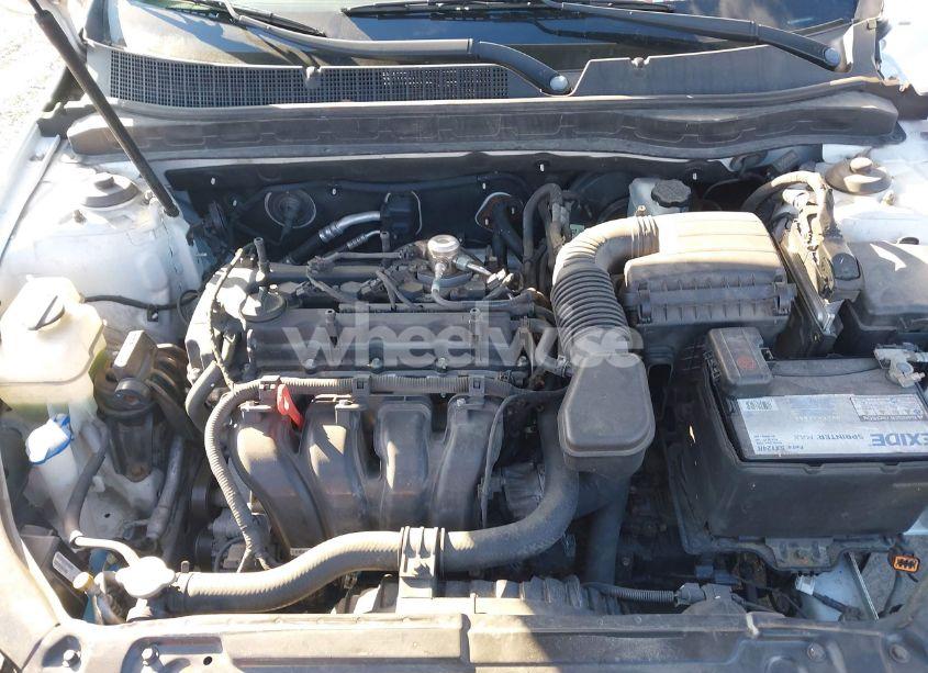 Photo 10 of 2013 Kia Optima LX (VIN 5XXGM4A76DG160670)