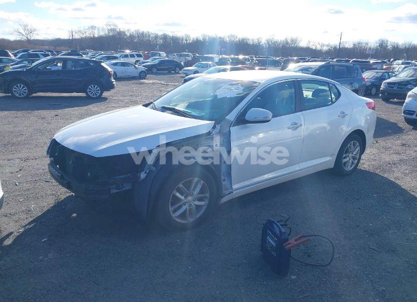 Photo 2 of 2013 Kia Optima LX (VIN 5XXGM4A76DG160670)