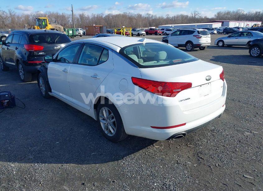 Photo 3 of 2013 Kia Optima LX (VIN 5XXGM4A76DG160670)