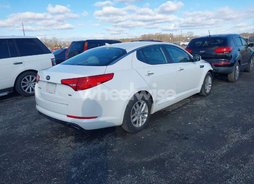 Photo 4 of 2013 Kia Optima LX (VIN 5XXGM4A76DG160670)