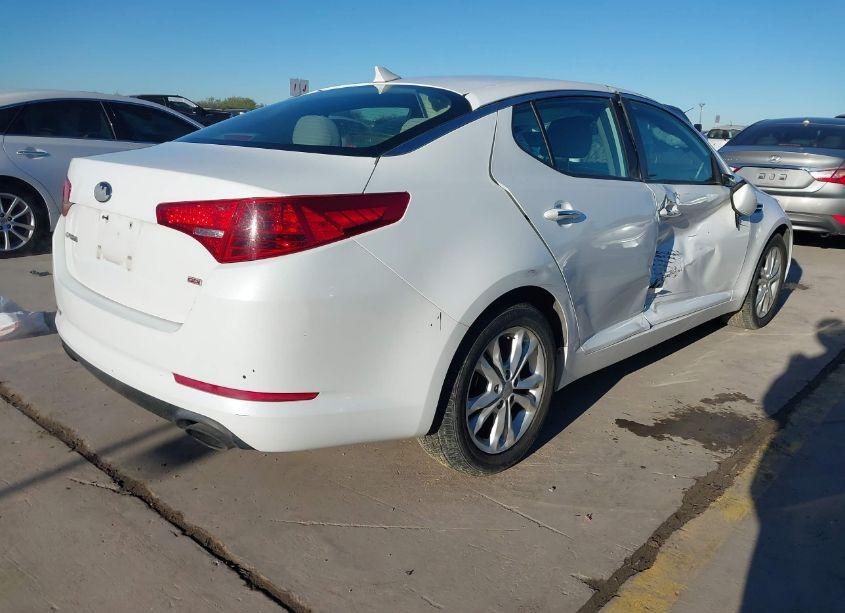 Photo 4 of 2013 Kia Optima LX (VIN 5XXGM4A76DG168445)