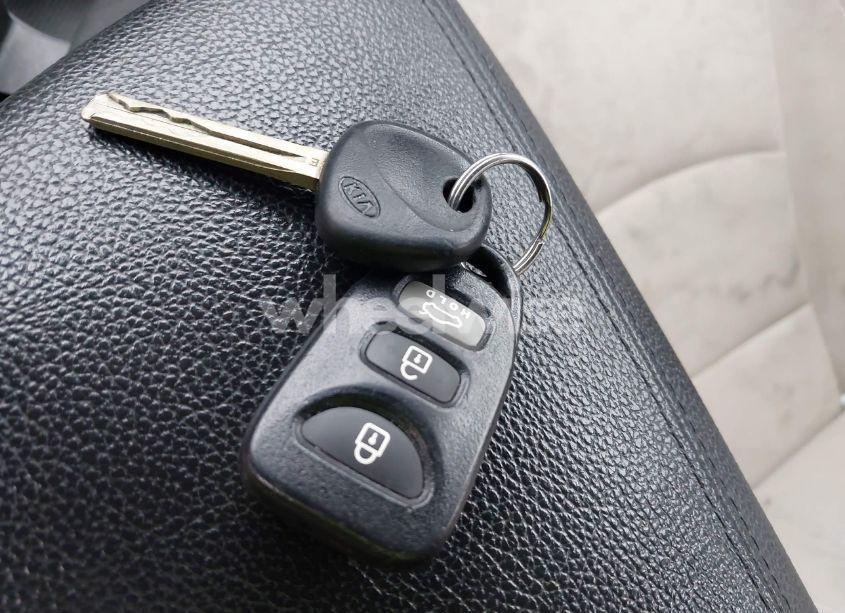 Photo 11 of 2013 Kia Optima LX (VIN 5XXGM4A76DG169921)