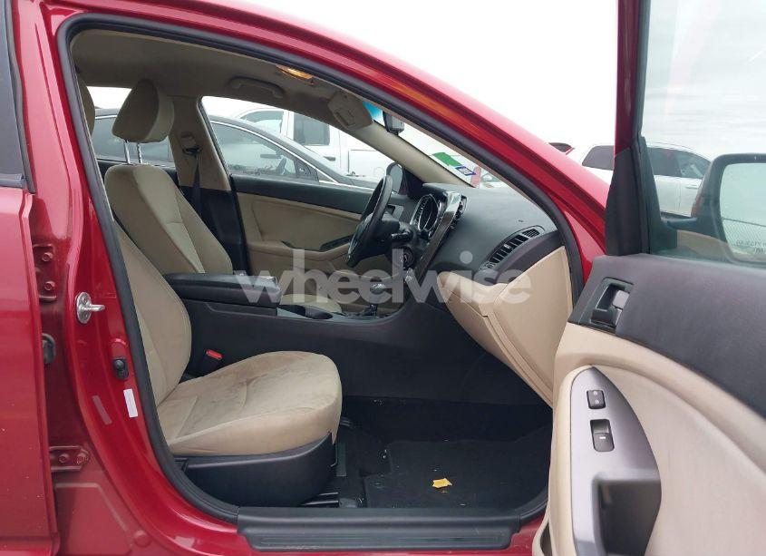 Photo 5 of 2013 Kia Optima LX (VIN 5XXGM4A76DG169921)