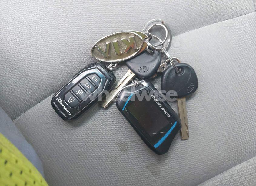 Photo 11 of 2013 Kia Optima LX (VIN 5XXGM4A76DG175685)