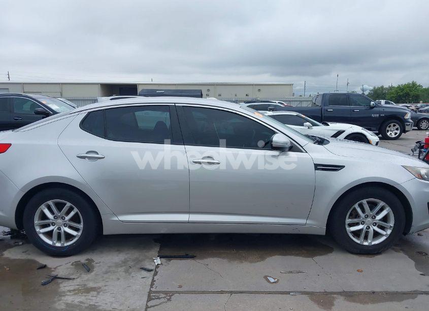 Photo 12 of 2013 Kia Optima LX (VIN 5XXGM4A76DG185701)