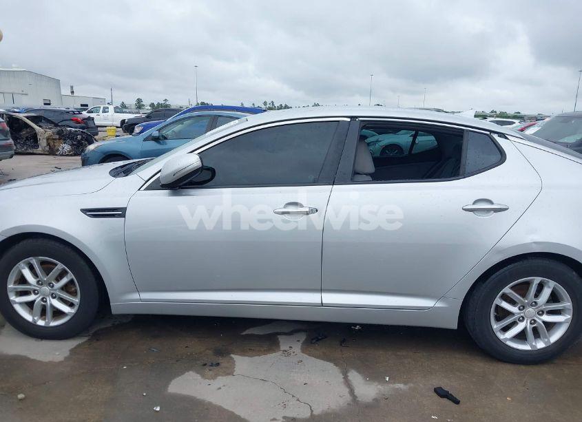 Photo 13 of 2013 Kia Optima LX (VIN 5XXGM4A76DG185701)