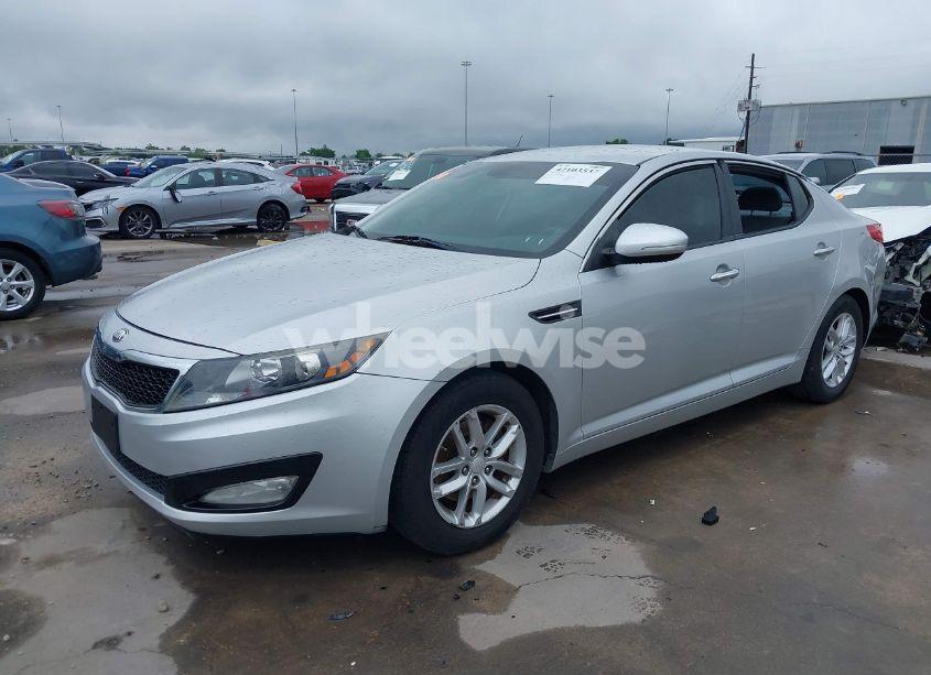 Photo 2 of 2013 Kia Optima LX (VIN 5XXGM4A76DG185701)