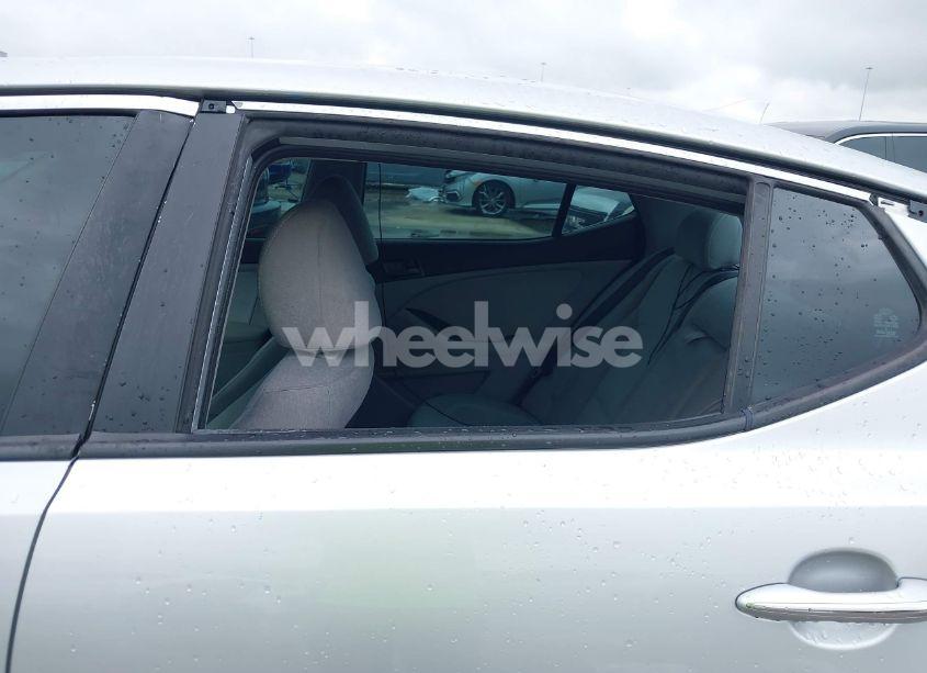 Photo 6 of 2013 Kia Optima LX (VIN 5XXGM4A76DG185701)