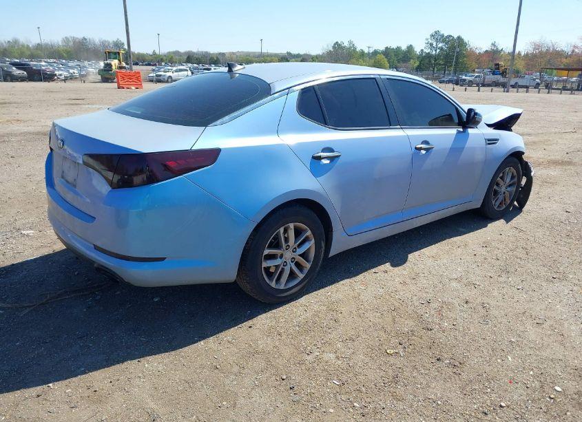 Photo 4 of 2013 Kia Optima LX (VIN 5XXGM4A76DG211813)