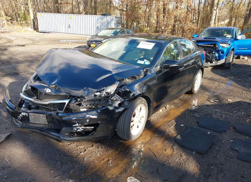 Photo 2 of 2013 Kia Optima LX (VIN 5XXGM4A76DG225131)