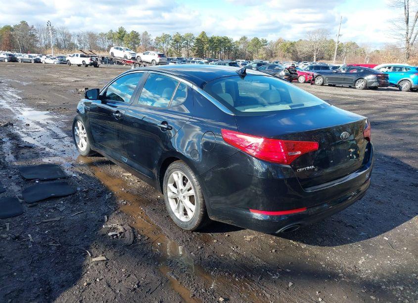 Photo 3 of 2013 Kia Optima LX (VIN 5XXGM4A76DG225131)