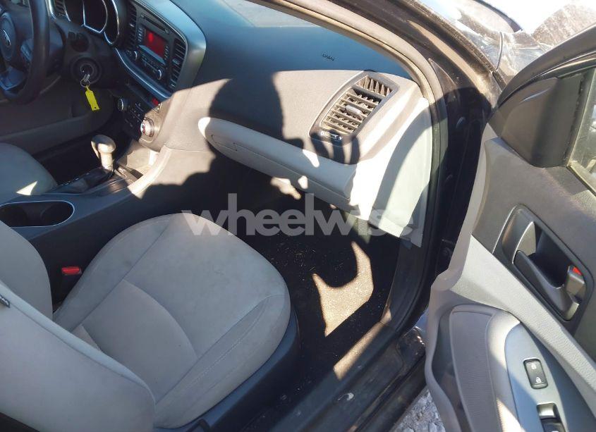 Photo 5 of 2014 Kia Optima LX (VIN 5XXGM4A76EG262293)