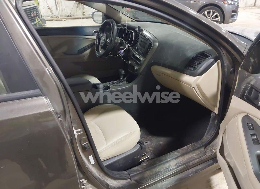 Photo 5 of 2014 Kia Optima LX (VIN 5XXGM4A76EG273357)