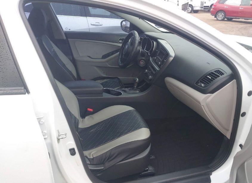 Photo 5 of 2014 Kia Optima LX (VIN 5XXGM4A76EG296119)