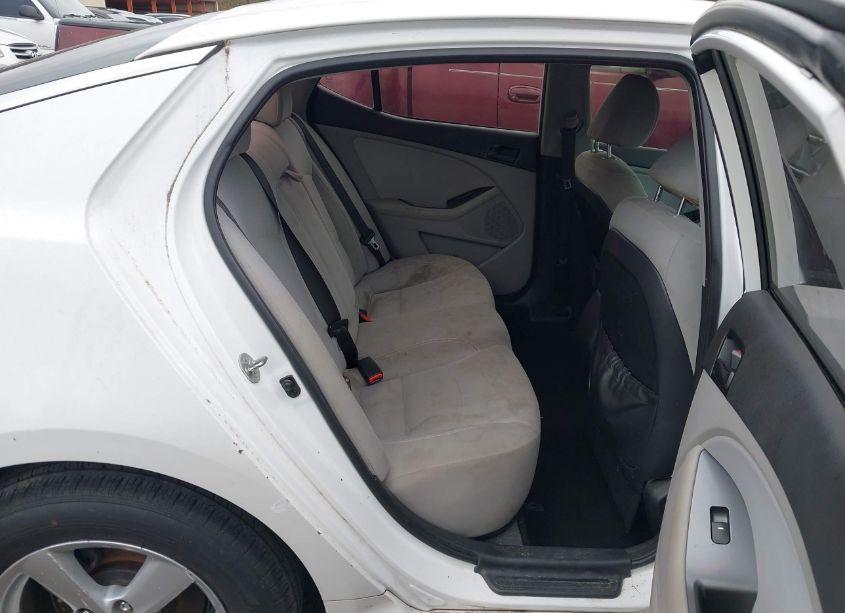 Photo 8 of 2014 Kia Optima LX (VIN 5XXGM4A76EG324968)