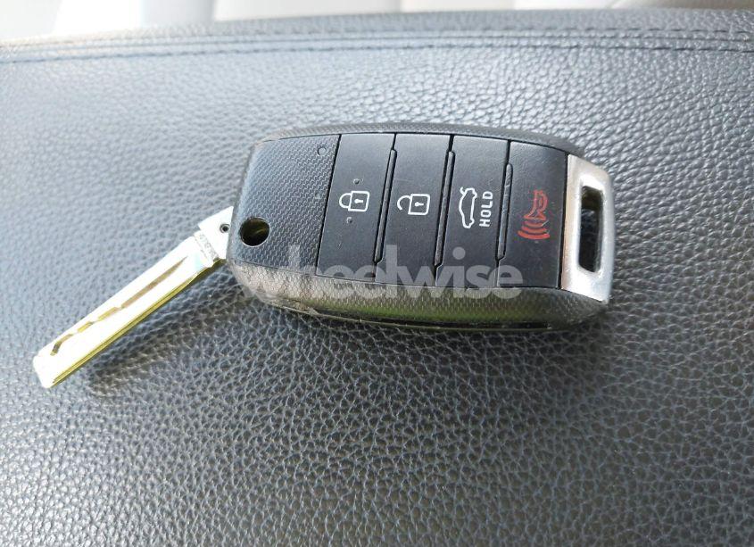 Photo 11 of 2014 Kia Optima LX (VIN 5XXGM4A76EG341740)