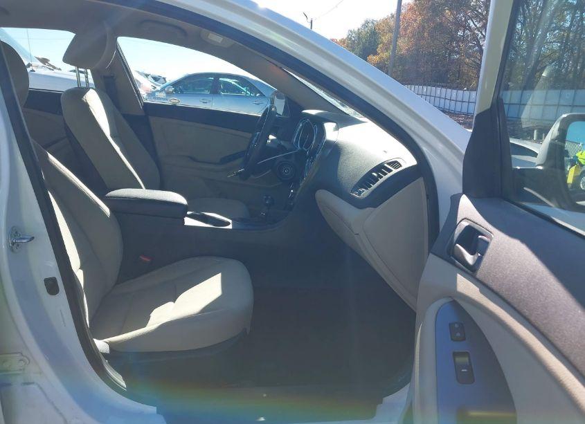 Photo 5 of 2015 Kia Optima LX (VIN 5XXGM4A76FG357115)